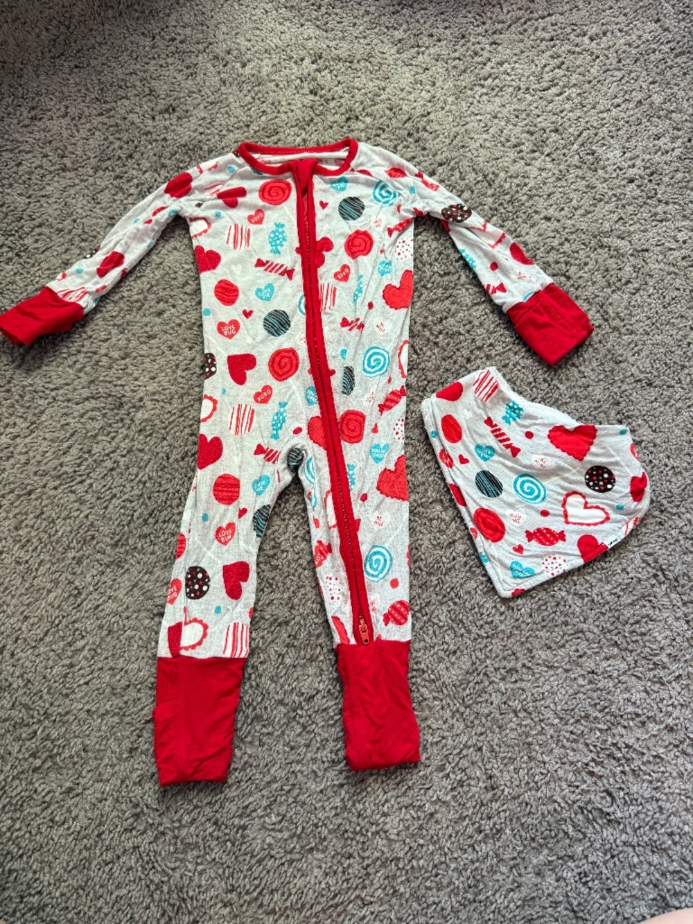 3-6 months little sleepies & bib
